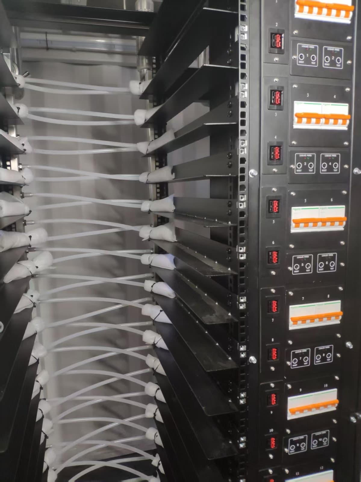 Aisle of data center racks powered by Yiestar intelligent PDUs