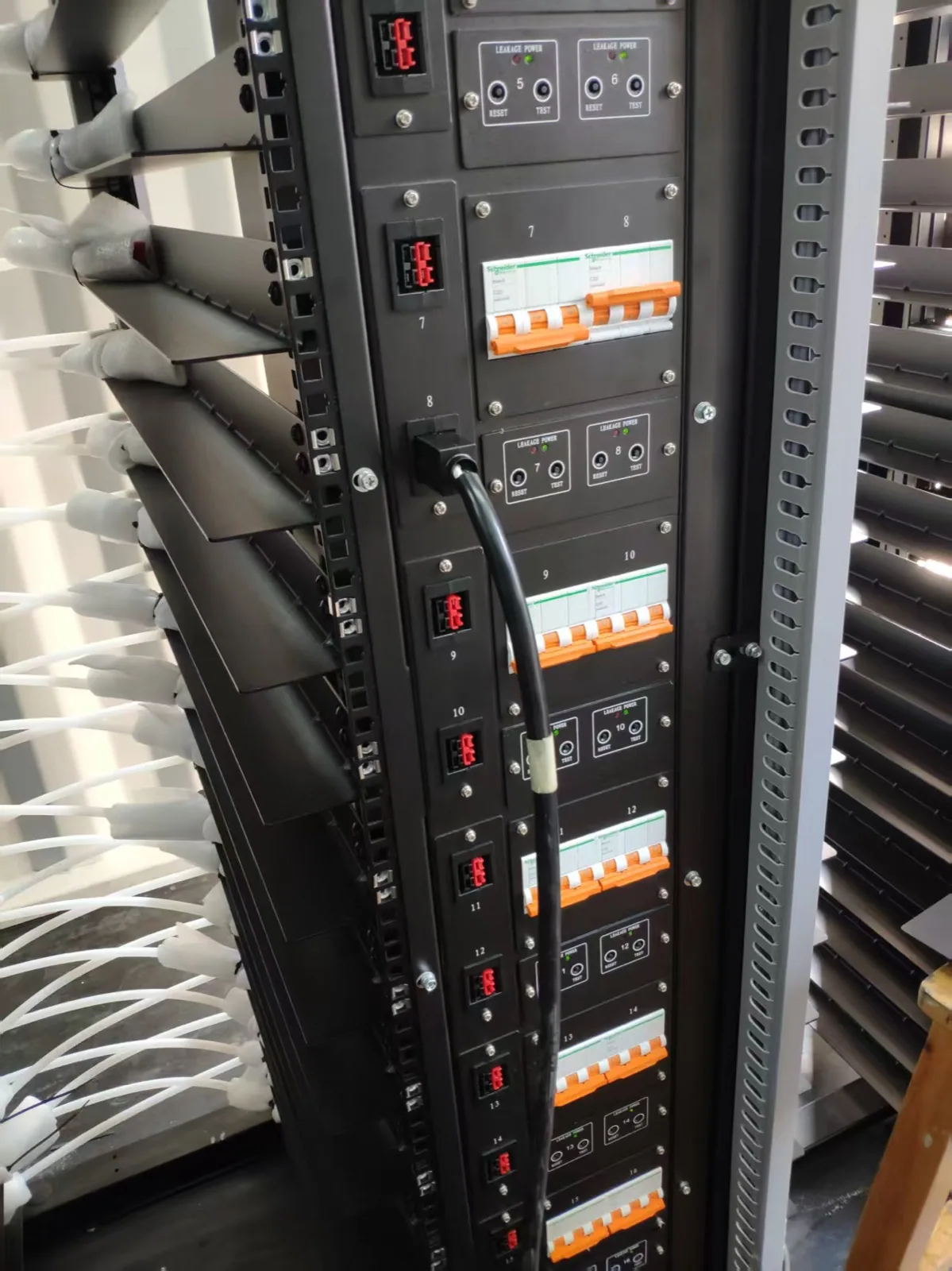 الأتمتة الصناعية والتعدين — Yiestar PDU deployment